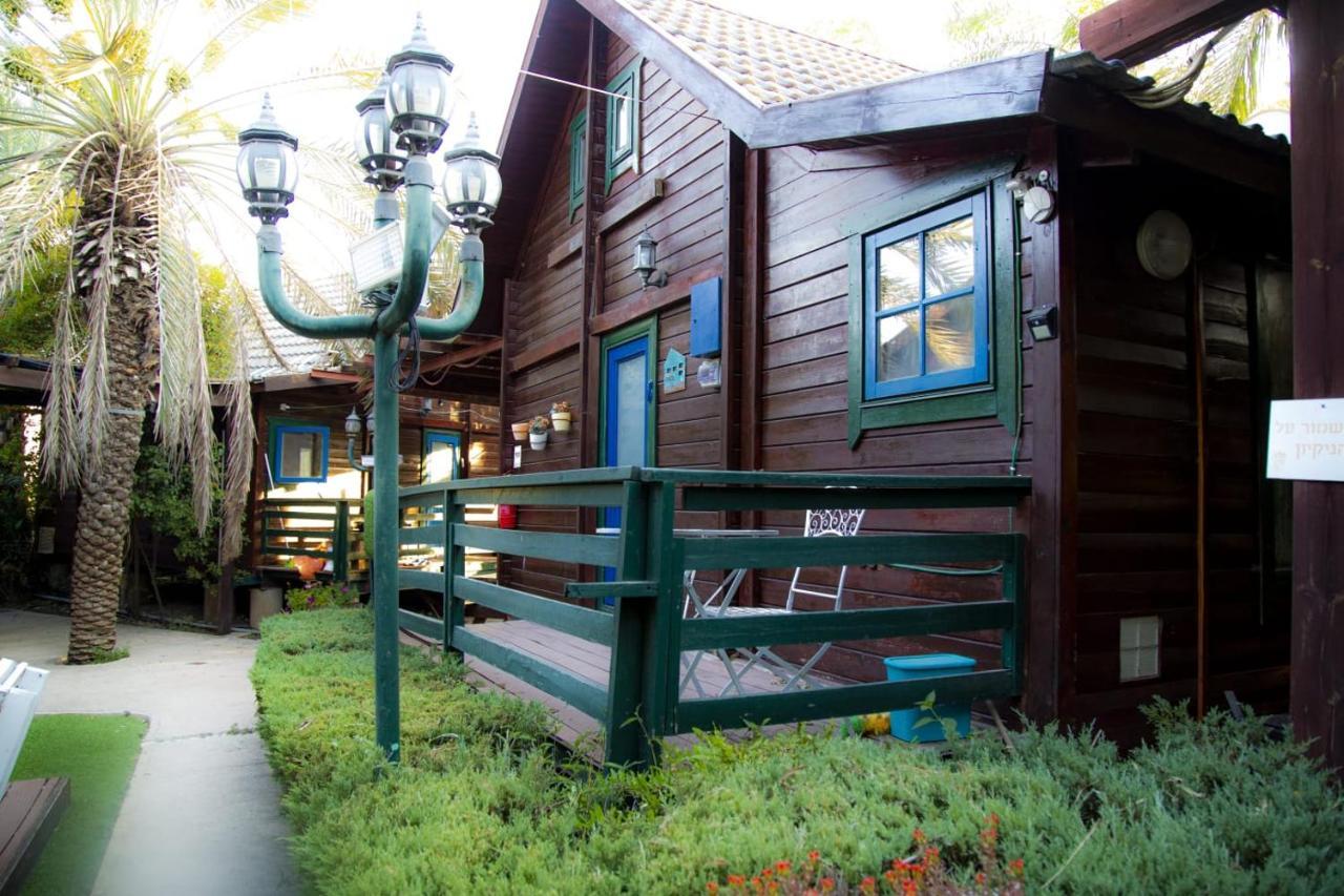 Family Cabin Menaẖemya Exteriör bild