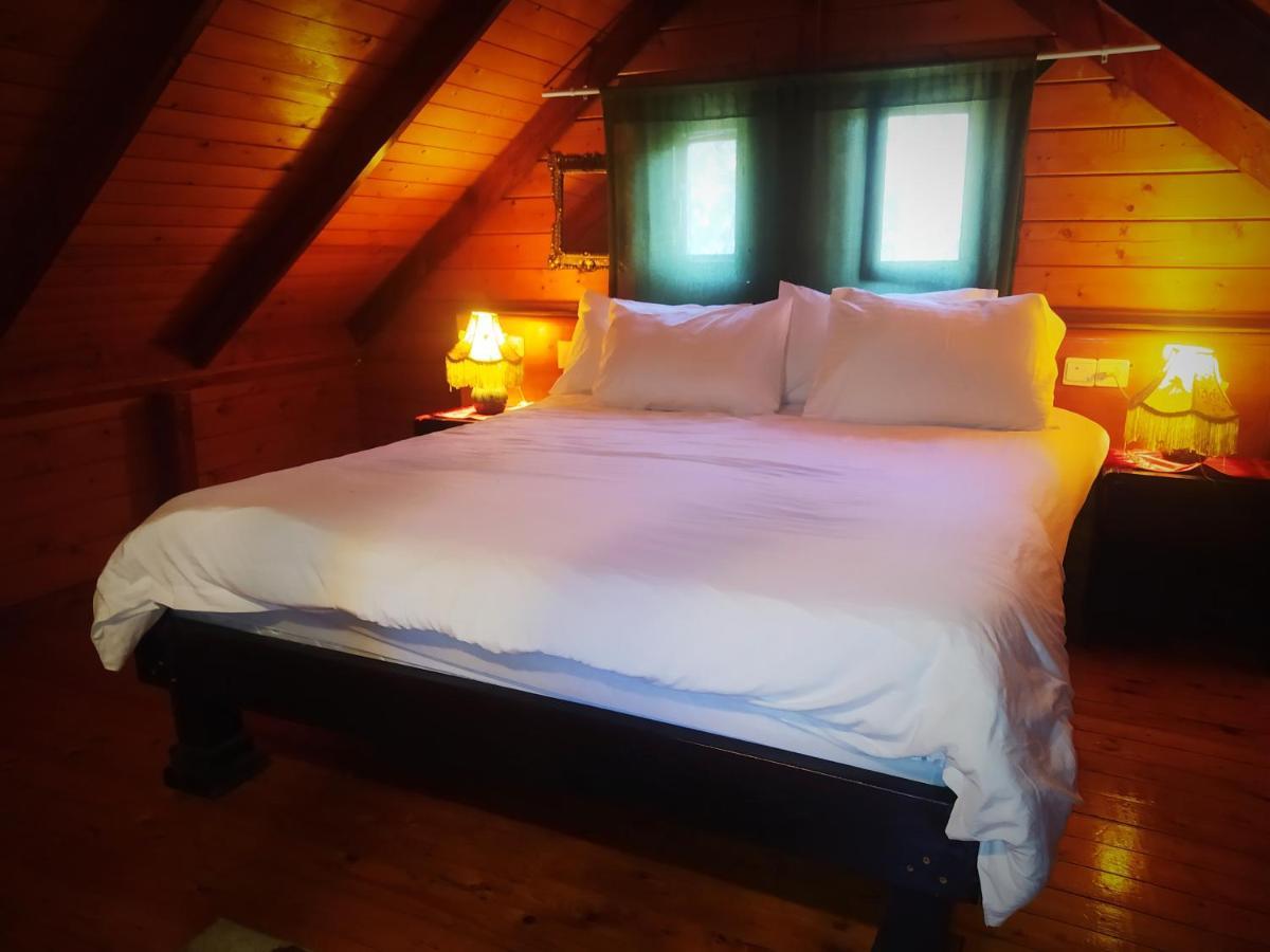Family Cabin Menaẖemya Exteriör bild