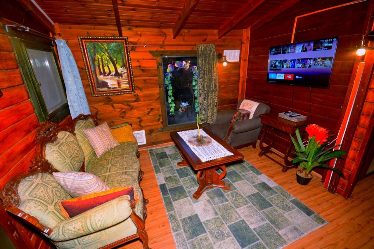 Family Cabin Menaẖemya Exteriör bild
