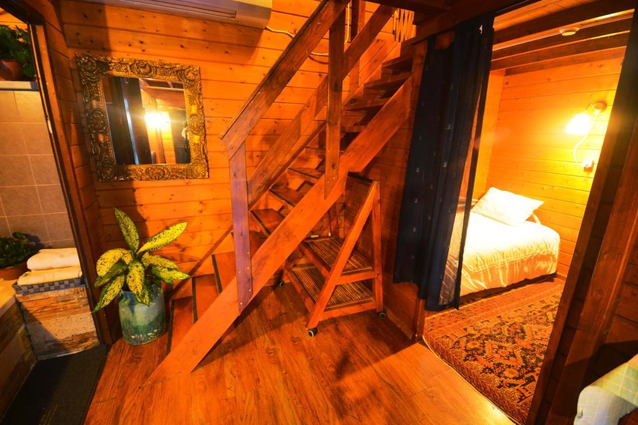 Family Cabin Menaẖemya Exteriör bild