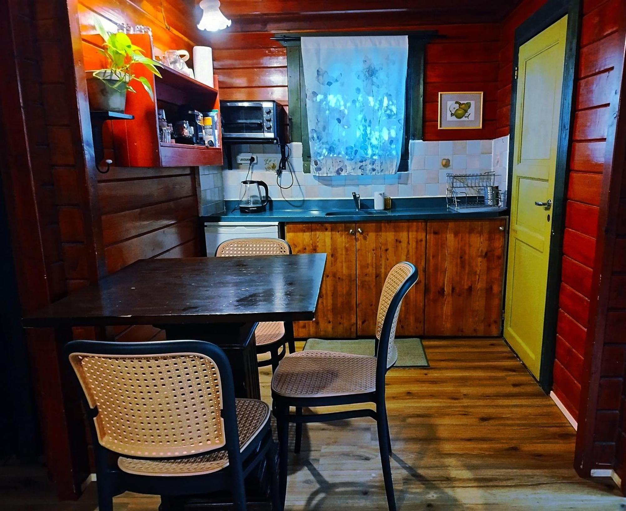 Family Cabin Menaẖemya Exteriör bild